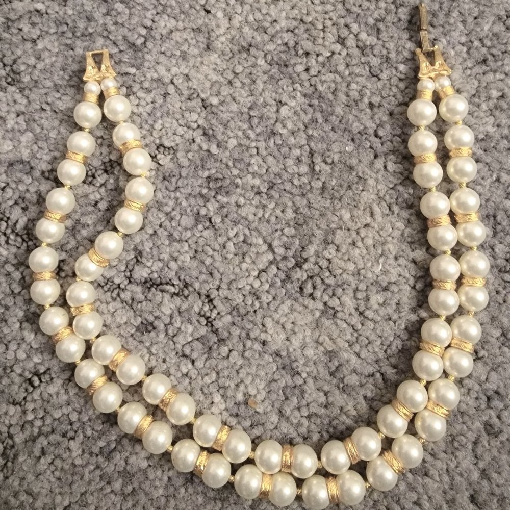 Approx 15" Vintage Pearl and Gold Double Necklace